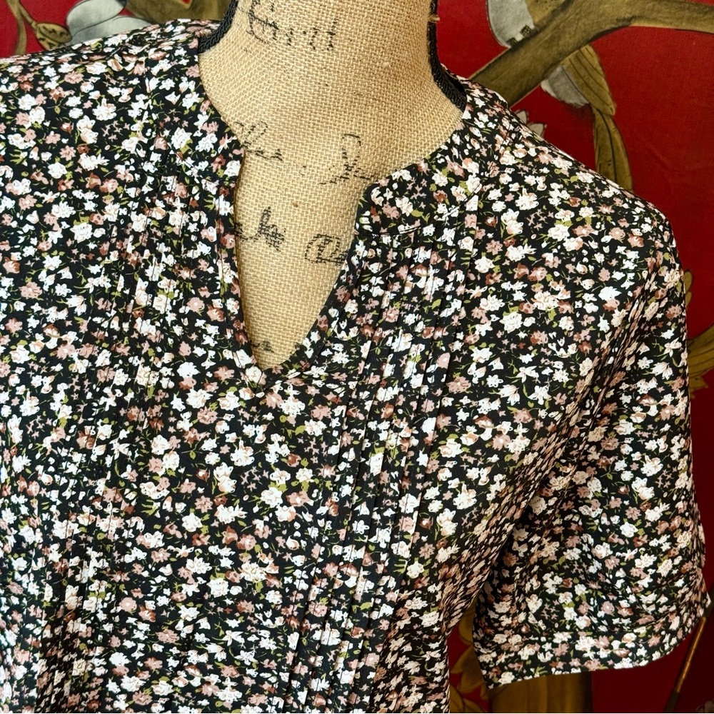 Women’s Floral Top | #M9 - Picture 1 of 8